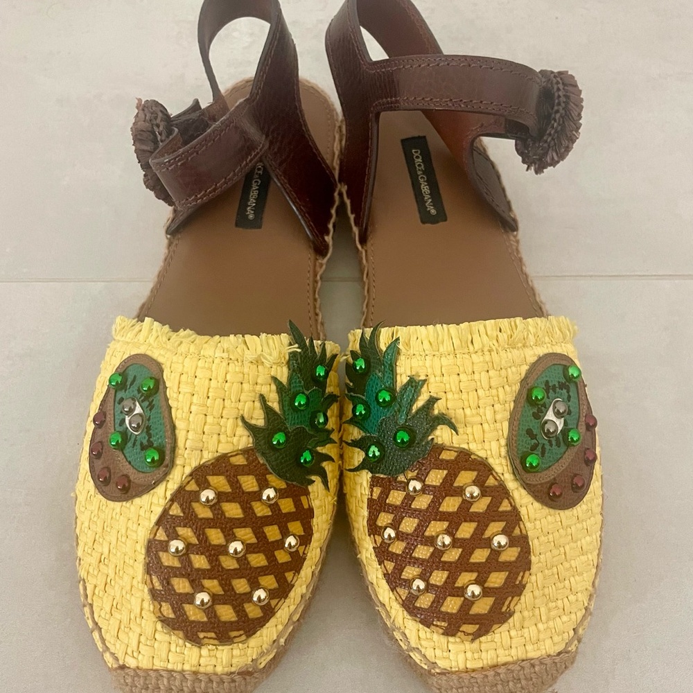 Dolce & Gabbana Pineapple Sandals - sz 38; excellent condition